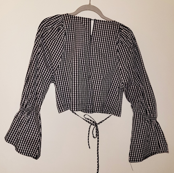 NWT SMALL TE DA" COTTON CROPPED TOP BOHIEMAN GINGHAM CHECKED BELL SLEAVES B/W - Picture 4 of 8